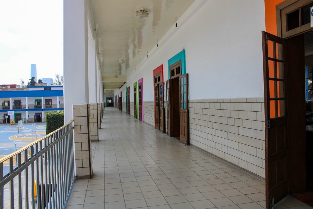 PASILLOS CENTRALES 1